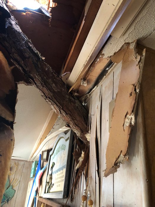 012-Dining room wall.jpg